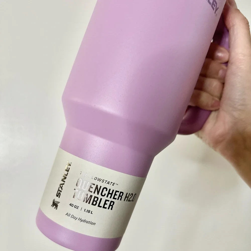 The Quencher H2.O Flowstate Tumbler 40 Oz in Lilac - Picture 4 of 6